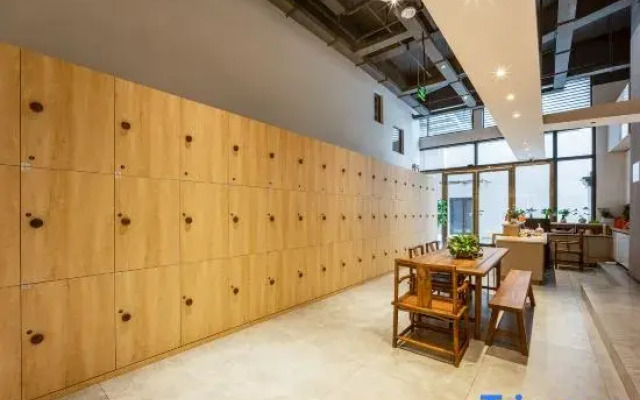 TATATA Youth Hostel
