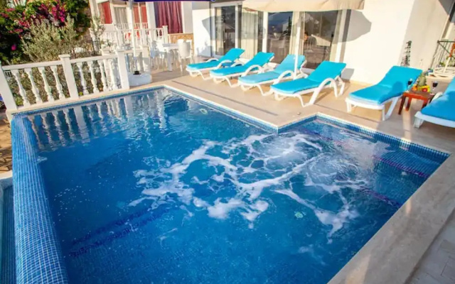 Charming 4-bed Villa in Kalkan Magnificent View