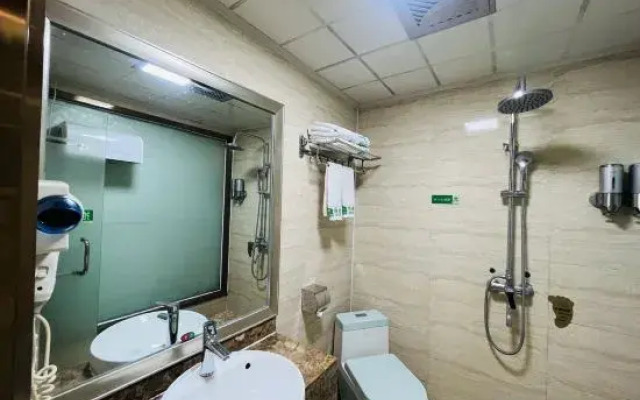 Blue Hotel (Baise Aegean Shopping Plaza Youjiang National Medical College)