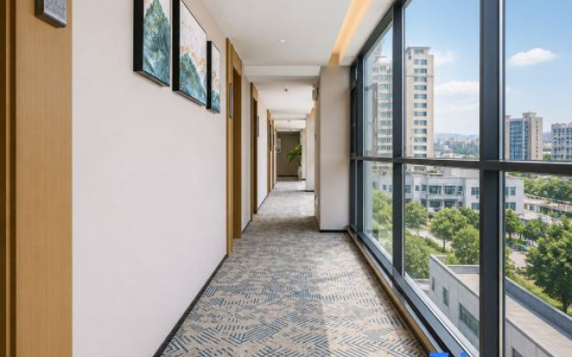 Yuechen Executive Apartment (Chuangwei Innovation Valley, Yingshishi Metro Station)