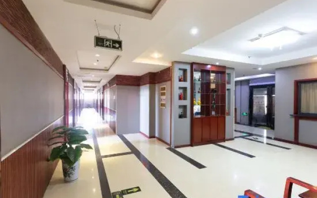 Qinyuanchun Hotel
