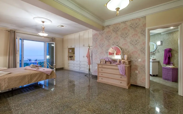 Frido Luxury Villa - 600 Sqm