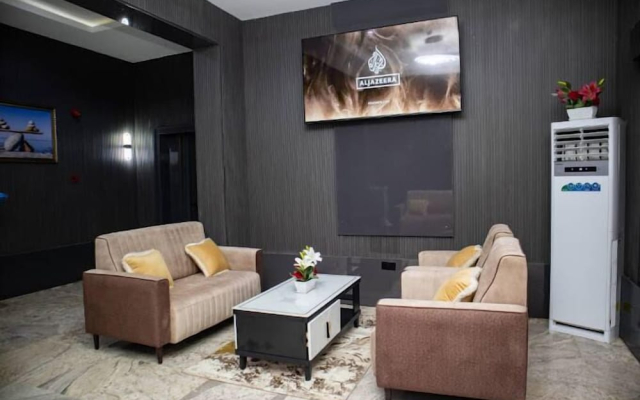 Pula Pula Luxury Hotel and Suites