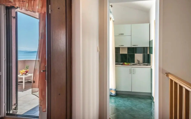 Beautiful Home in Ravni With Wifi and 3 Bedrooms