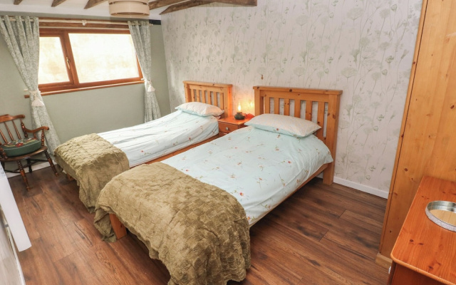 2 Strand Cottages