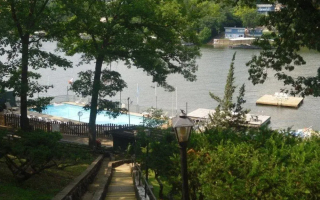 Kirkwood Lodge