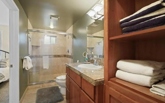 2 Landrise-AC-Hot Tub-4BR/2BA