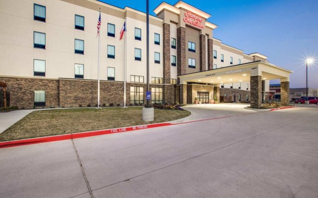 Hampton Inn & Suites Dallas/Ft. Worth Airport South in Fort Worth, United States of America from 137$, photos, reviews - zenhotels.com hotel front