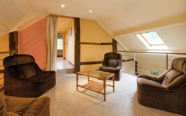 Glorious Holiday Home in Weris with Jacuzzi