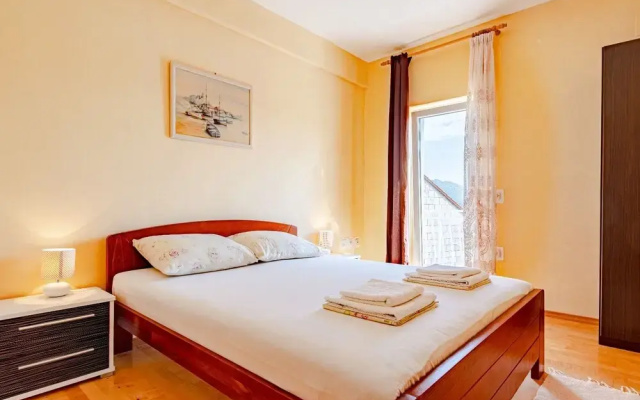 Mir - Perfect Location & Cosy - A2