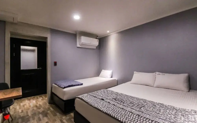 Gumi Hyeonggokdong 5Wol Hotel