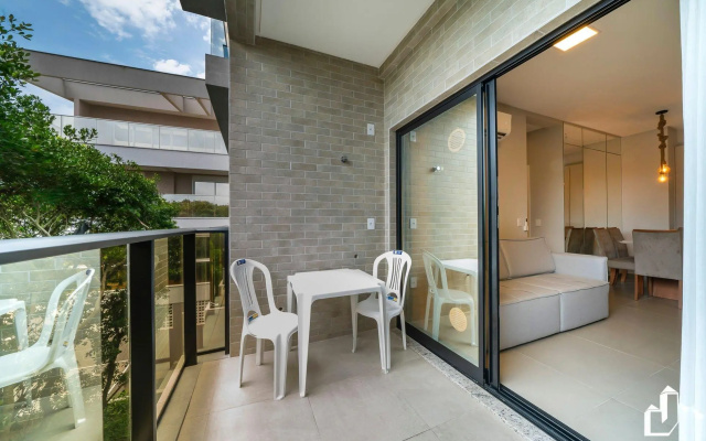 Apartamento Com 02 Dormitórios Em Canto Grande
