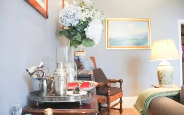 Spacious 1 Bedroom Apartment With Garden