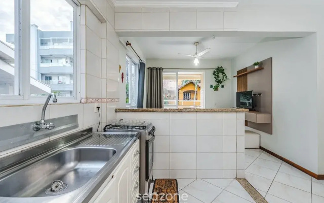2BR apt W/balcony 220m Bombas Fdl103