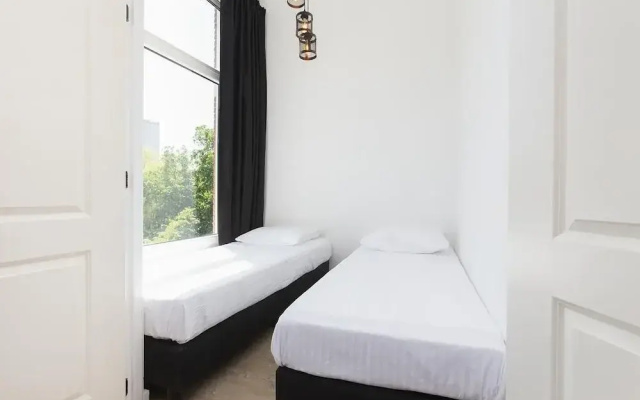 Rotterdam Inn