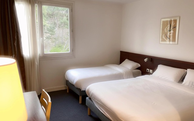Hotel Kyriad Nemours