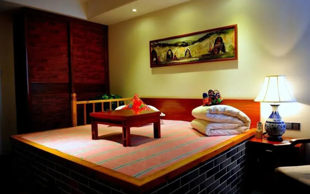 Yanan Rootlots Hotel