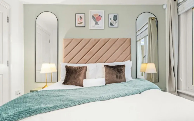 Urban Elegance 5-Bed Glasgow Home