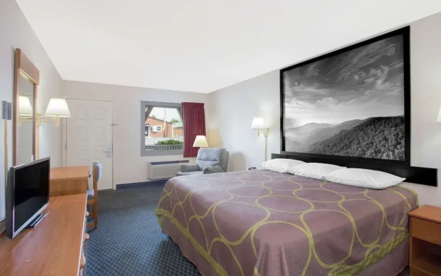 Super 8 Christiansburg