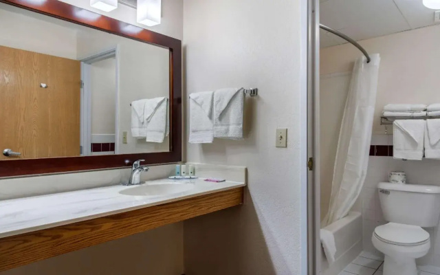 Lexington Inn and Suites