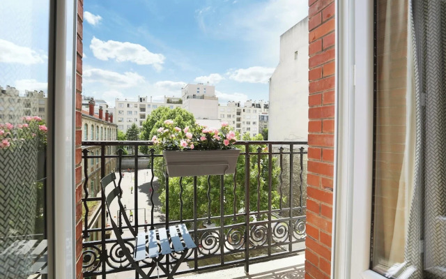 YAYS Paris Zola by Numa