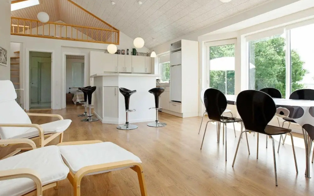 Comfortable Holiday Home in Hundested with Hot Tub