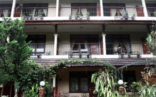 Hotel Taman Sari In Puncak Indonesia From 22 Photos