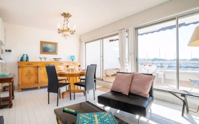 Les Marinas Dulysse Iv