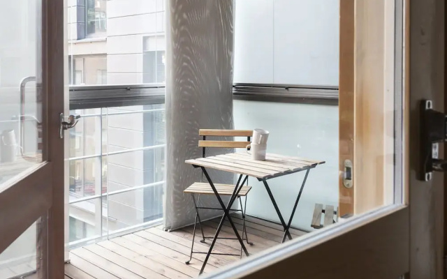 2ndhomes Deluxe Apt w Sauna & Balcony