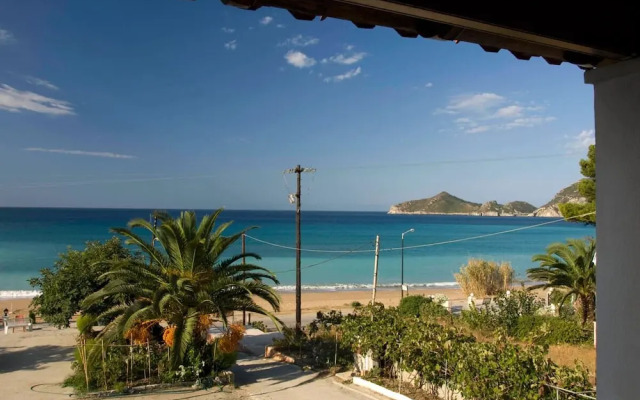 Vistonia Studio 5 Directly on the Beach With sea View