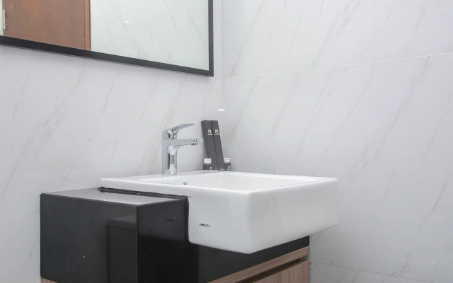 Modern 1BR at Ciputra World 2 Apartment