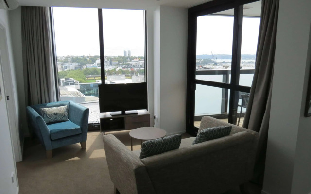 Ramada Suites By Wyndham Victoria Street West