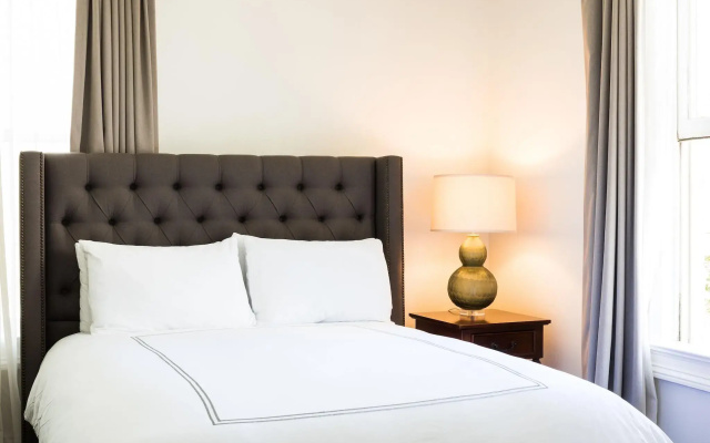 Hotel Ella