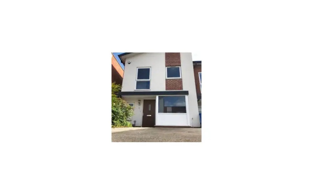 6 Aldridge Road