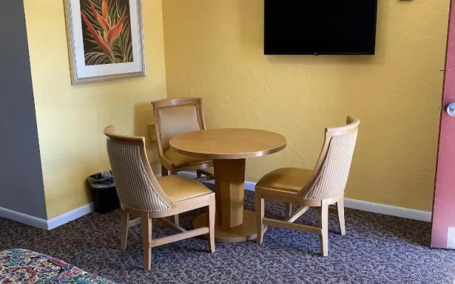 Dunes Inn