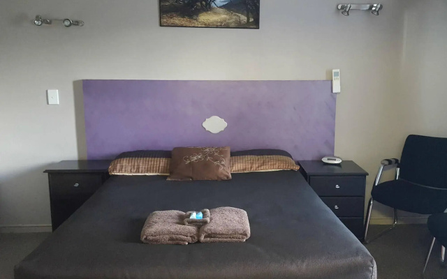 Meeniyan Motel