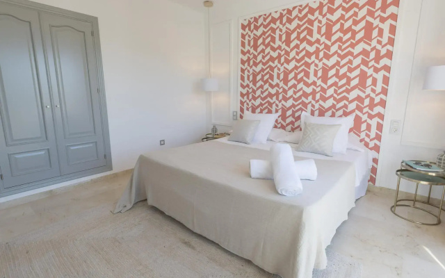 Elegant and bright townhouse · The family Golf getaway ·