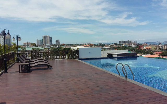 Vareena Palace Hotel