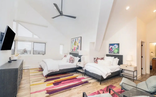 Bear Creek Lodge 411 4 Bedroom Condo by Alpine Lodging Telluride