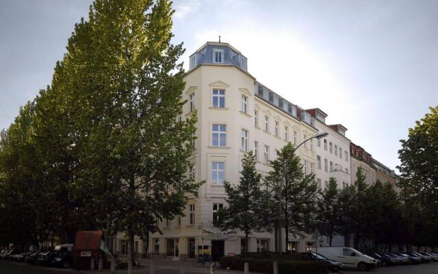 Отель Old Town Apartments Schönhauser Allee Berlin Германия, Берлин - отзывы, цены и фото номеров - забронировать отель Old Town Apartments Schönhauser Allee Berlin онлайн вид на фасад
