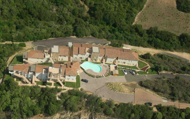 Holiday Home in Baja Sardinia Near Beach