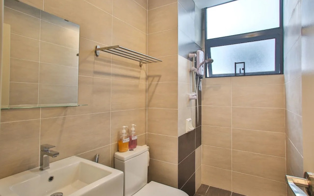 OwnAStay Midhill by Symphony Suite