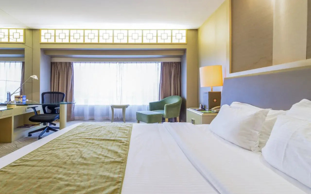 Hua Ting Hotel & Towers