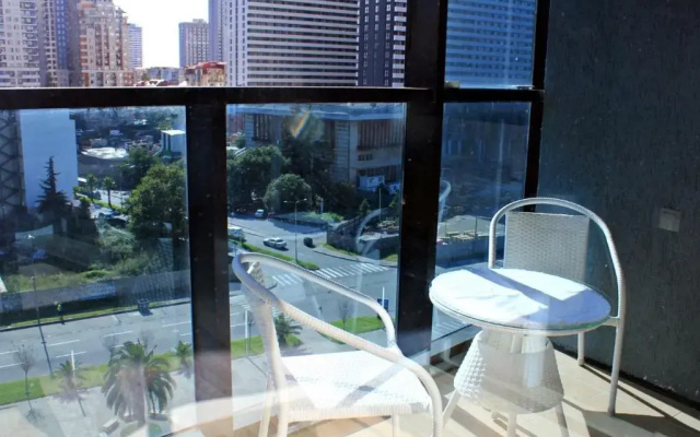 Sunny Studio With Balcony