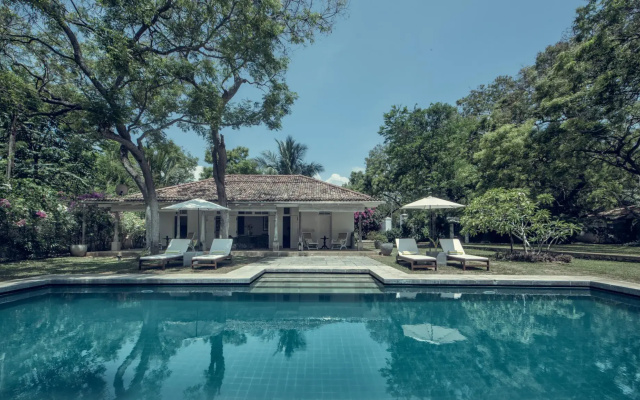 Taru Villas Mawella - Pool House