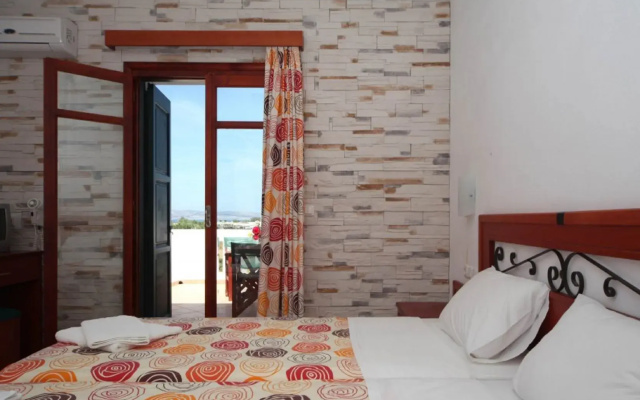 Plaka Hotel II