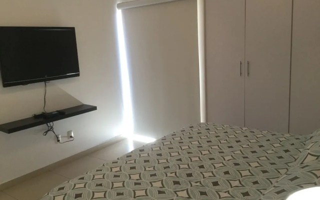 Amplia Suite Alberca Av Bernardo Quintana 12D