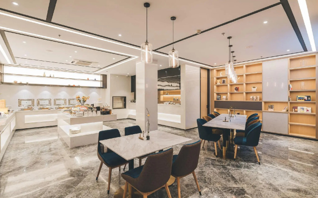Atour Hotel Wuxi Dongting Boleshi
