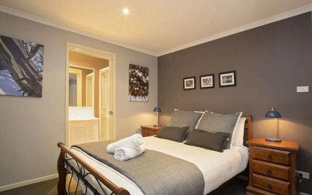 Acacia 2 - Luxurious Holiday Townhouse