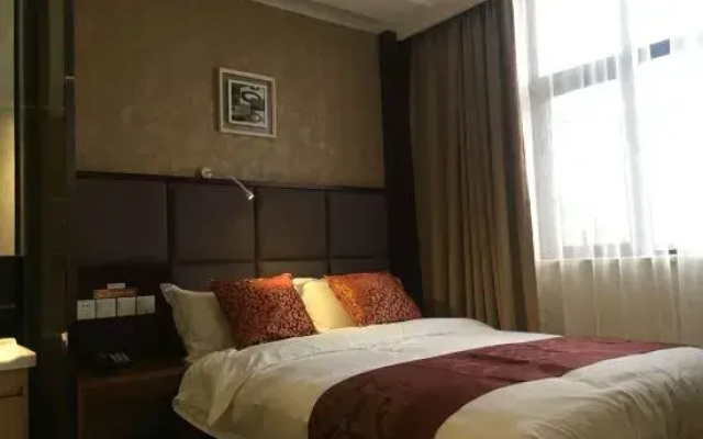Oriental Holiday Hotel (Zhengzhou Chengdong Road Wenmiao Metro Station)